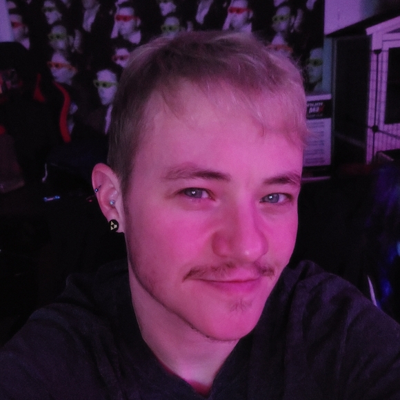 Meet your Posher, Shay - Picture 2 of 4